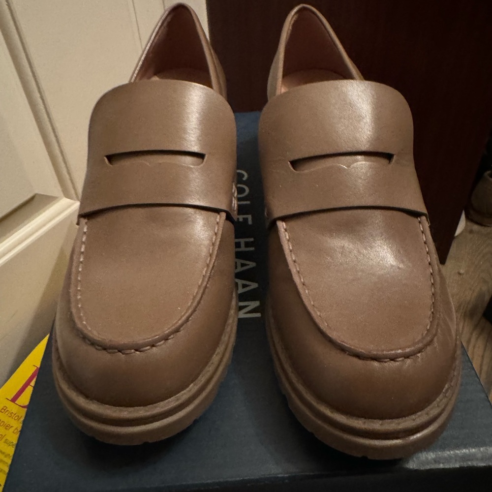 NWT Cole Hahn Camea Irish Coffee lug penny loafers